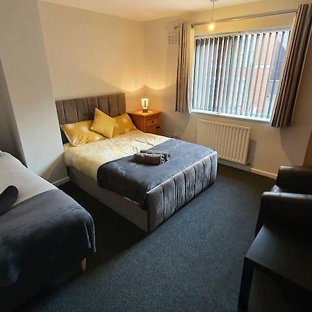 Contractors-City Centre-Parking-Sleeps 9 -Smart Tv, 2 Bathrooms! Coventry Esterno foto