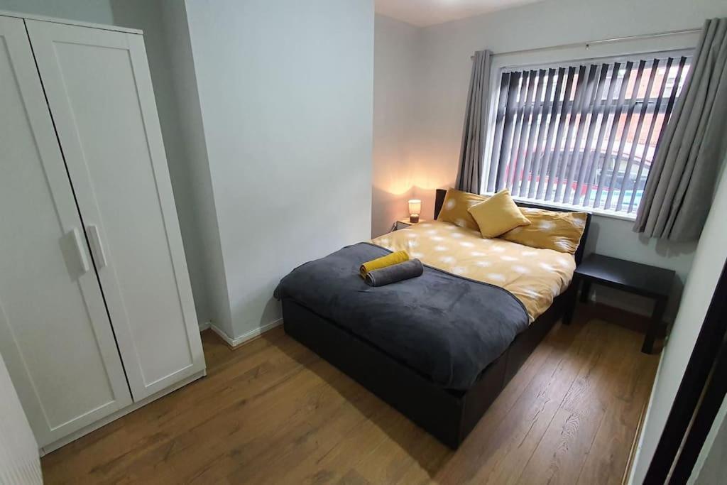 Contractors-City Centre-Parking-Sleeps 9 -Smart Tv, 2 Bathrooms! Coventry Esterno foto