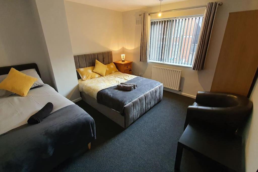 Contractors-City Centre-Parking-Sleeps 9 -Smart Tv, 2 Bathrooms! Coventry Esterno foto