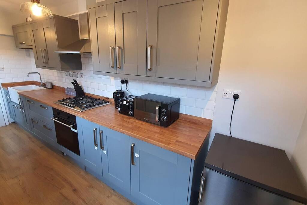 Contractors-City Centre-Parking-Sleeps 9 -Smart Tv, 2 Bathrooms! Coventry Esterno foto